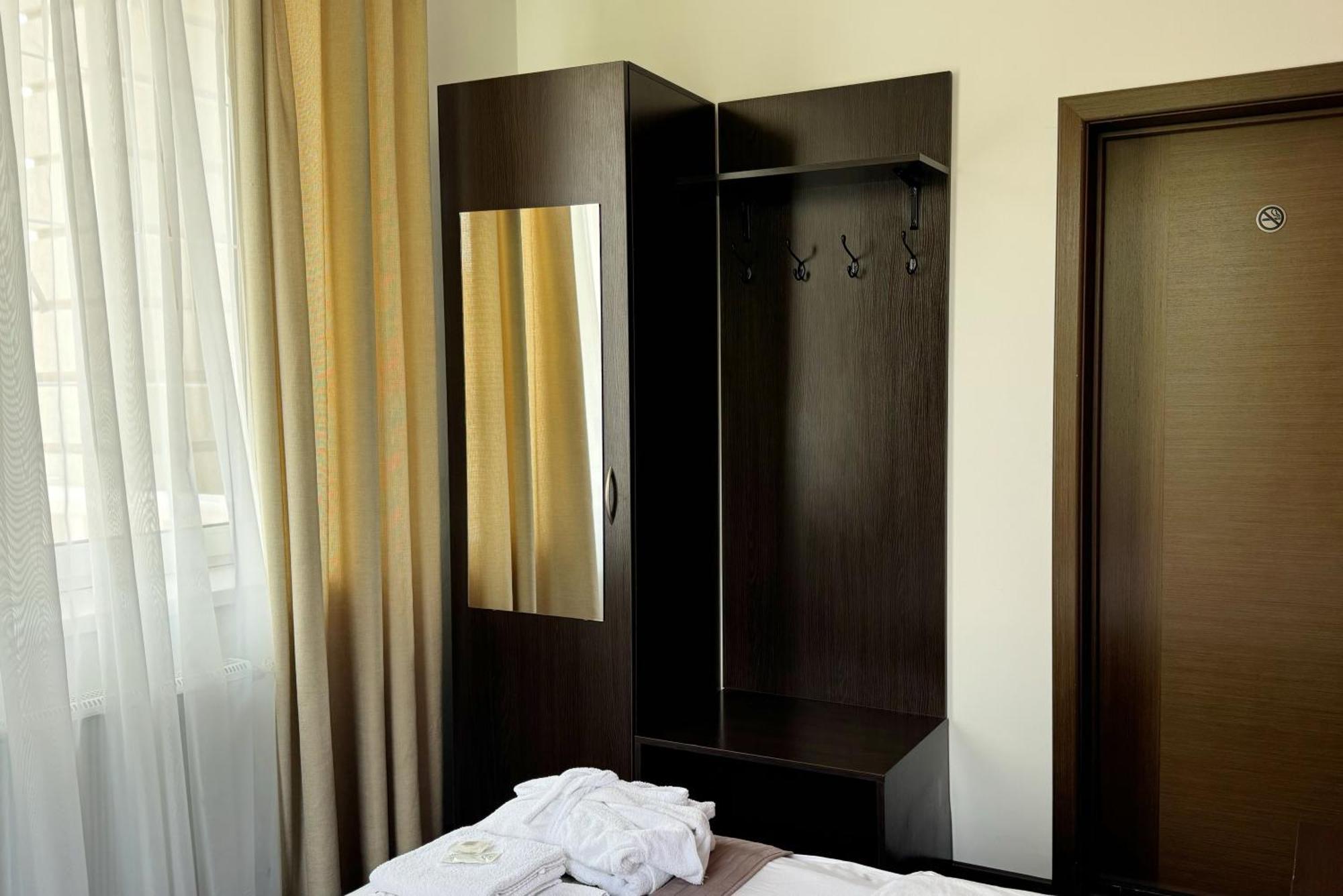 Shelter Hotel Київ Екстер'єр фото