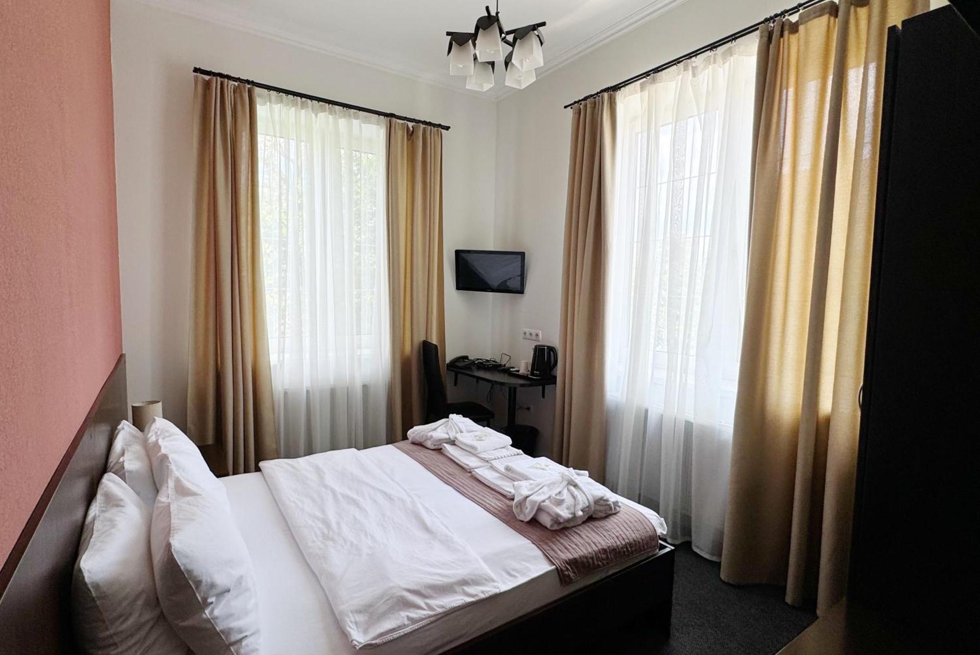 Shelter Hotel Київ Екстер'єр фото