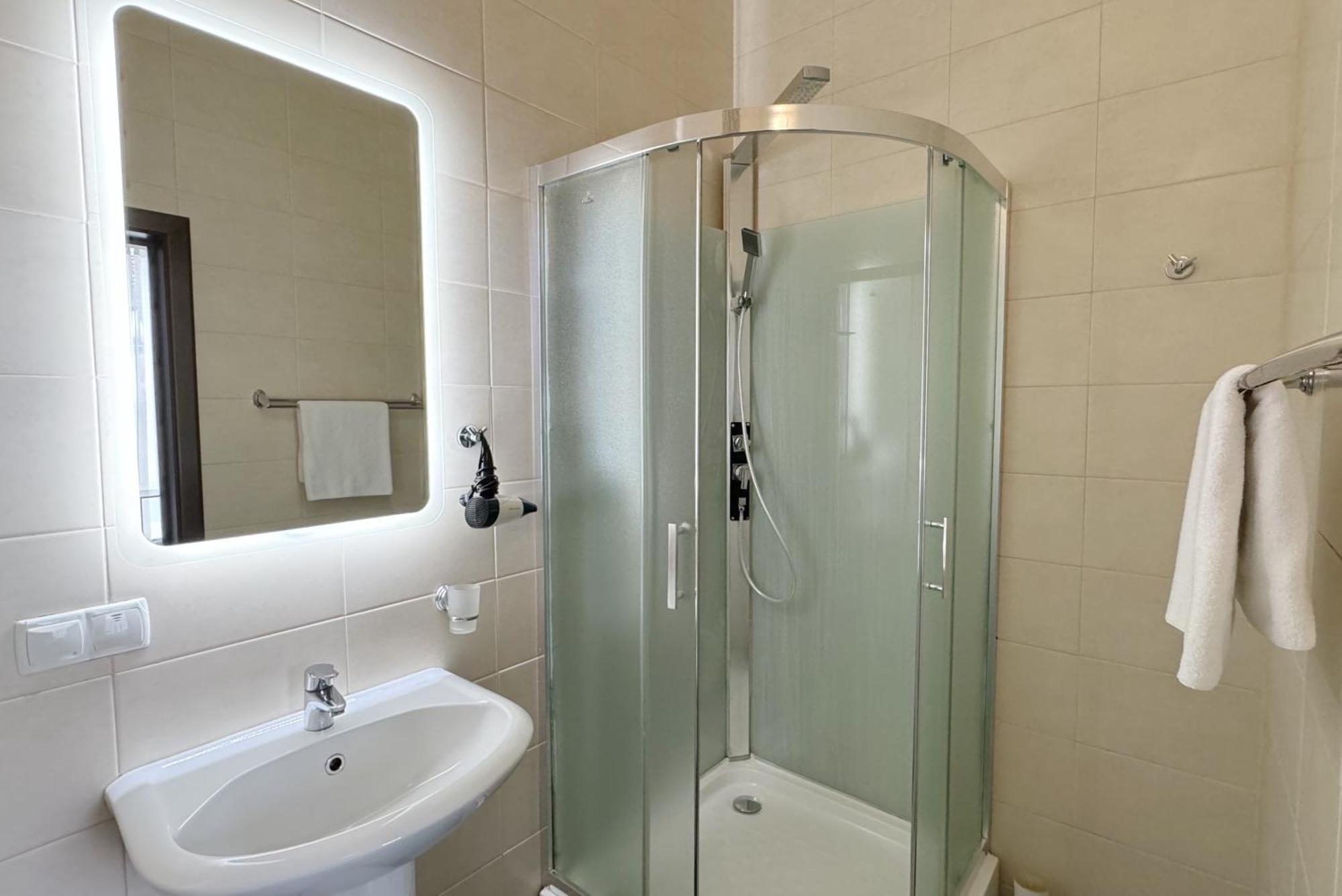 Shelter Hotel Київ Екстер'єр фото