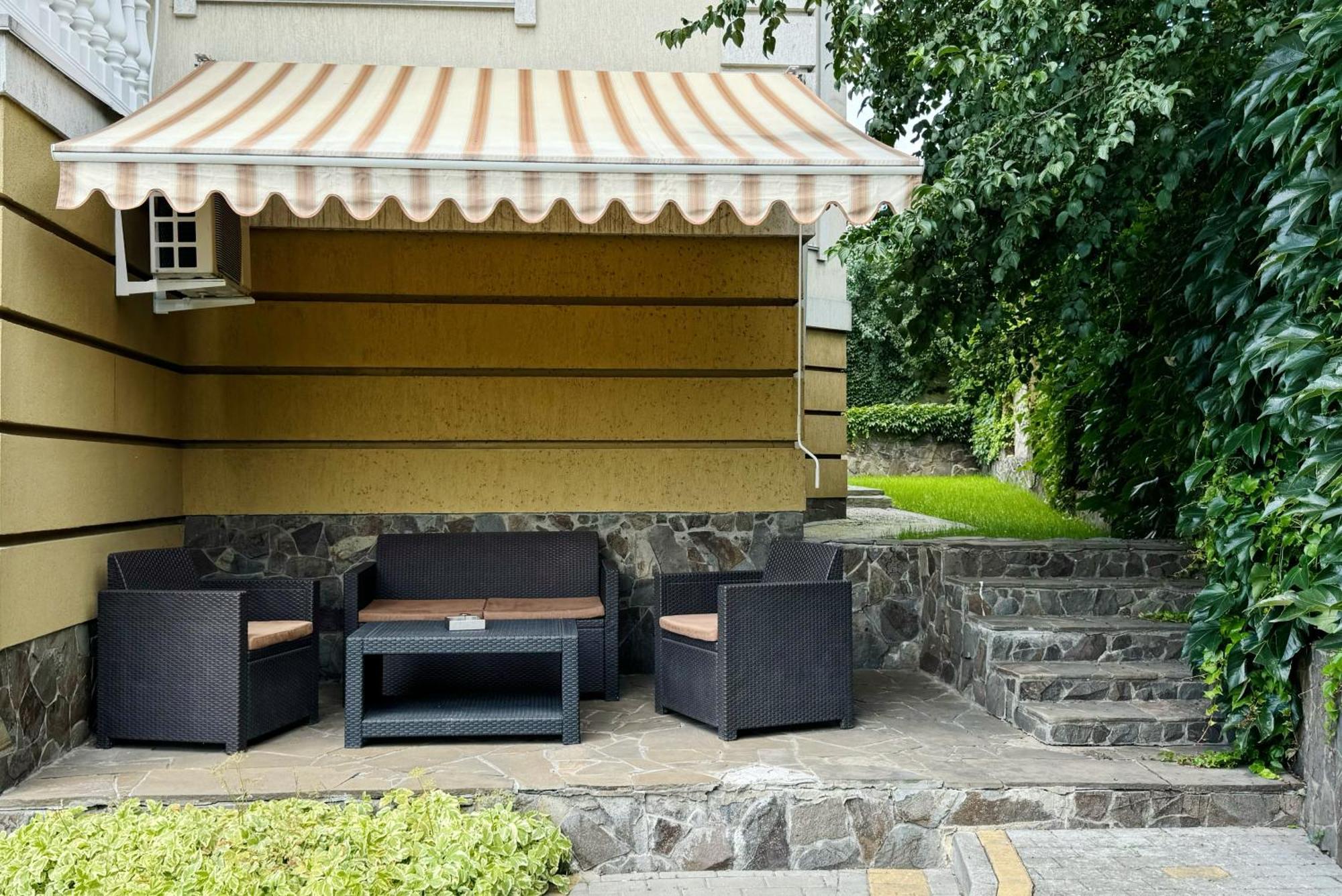 Shelter Hotel Київ Екстер'єр фото