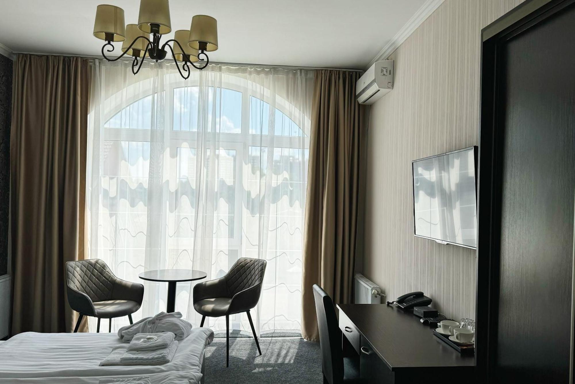 Shelter Hotel Київ Екстер'єр фото