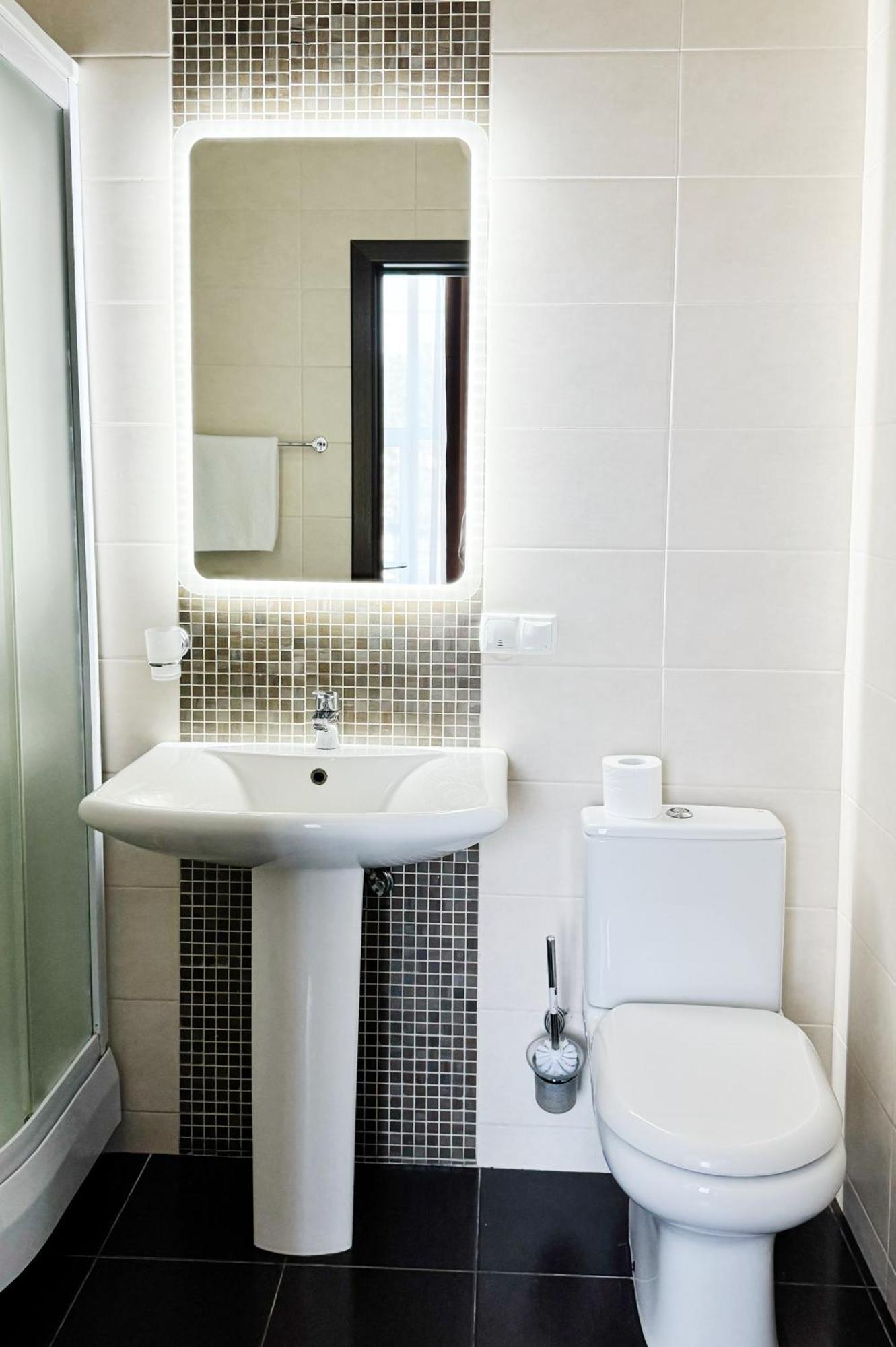 Shelter Hotel Київ Екстер'єр фото